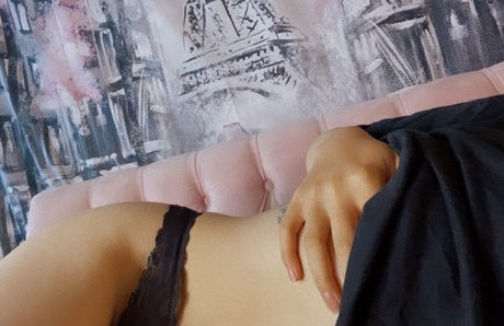 V MU OZ only fans nudes