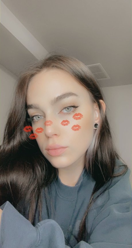 Jette Jayden onlyfans striptease