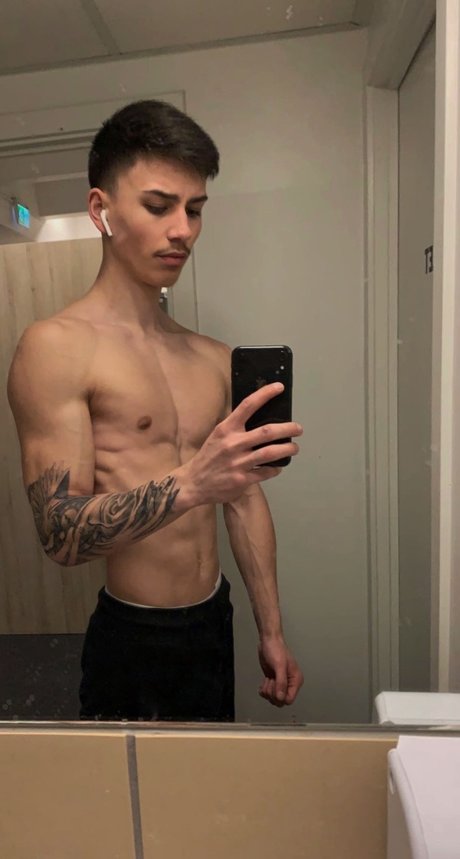 Big Dick Drako feet onlyfans