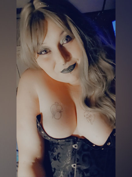 Madame Crymsyn onlyfans desnuda