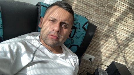 Juan Guzman onlyfans leak ass