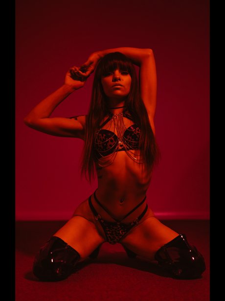 Miya Minx Top 6_ onlyfans explicit content