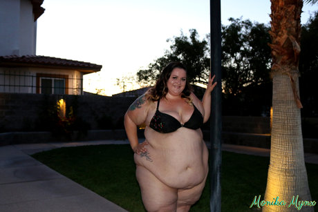 Monika Mynx strip onlyfans