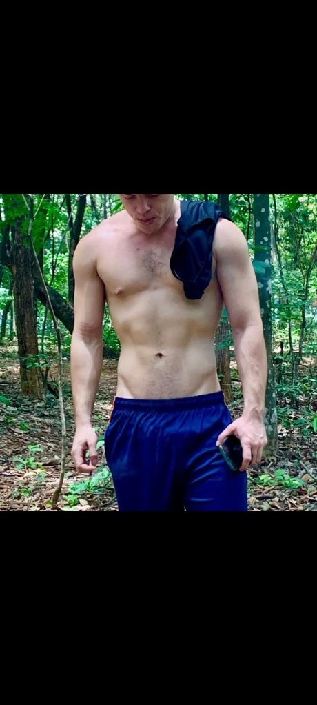 HugoPut o_ naked onlyfans