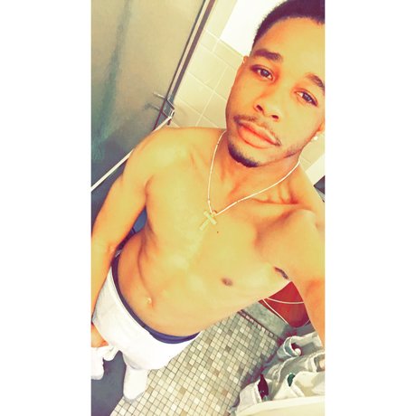 lilricaniggaa0009 onlyfans model images