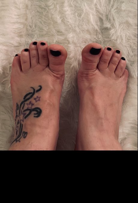 MissJ s Pretty Feet onlyfans photos