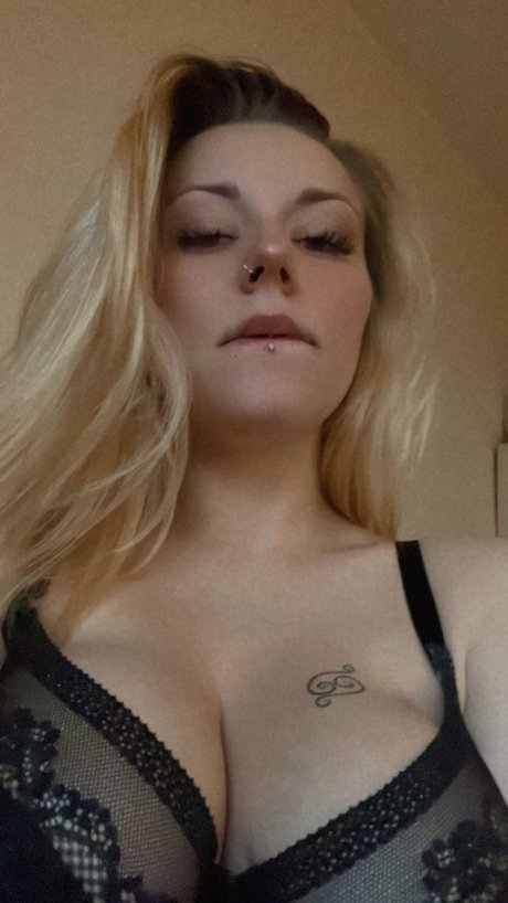 Laura Vinora onlyfans naked