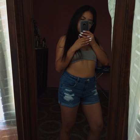 Valeria Atzimba onlyfans model photos