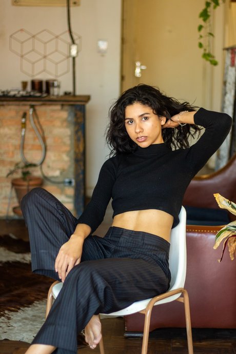 Leona Zenelacci nude leaks onlyfans