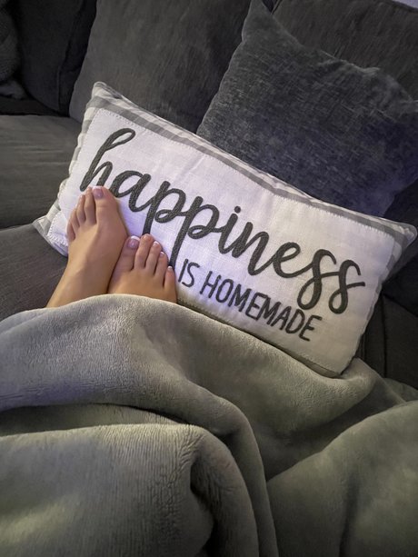 Dare look Barefoot boobs onlyfans