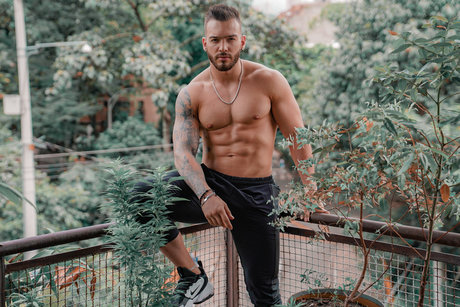 Oliver colt curso onlyfans naked