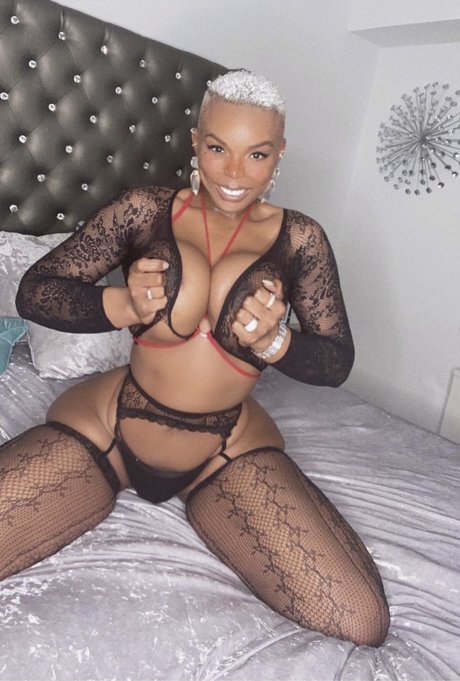 THE Real TRANS POCAHONTAS XxL onlyfans explicit content