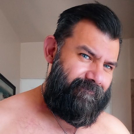 TUGG onlyfans picture