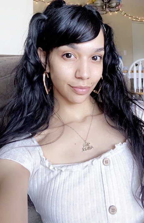 Queen Bee Zelle onlyfans leakes