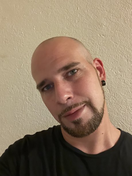 Patrik Beeler onlyfans ass