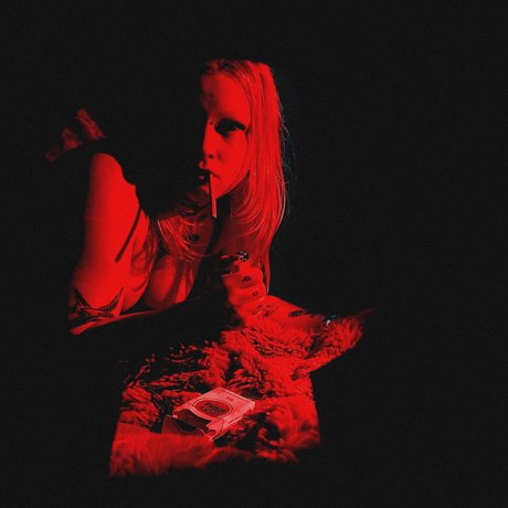 Kitty L Gore onlyfans striptease