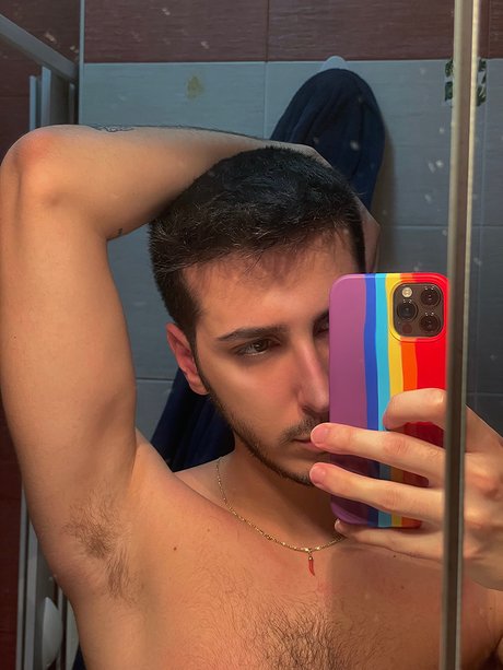 Giuralhot only fans pic