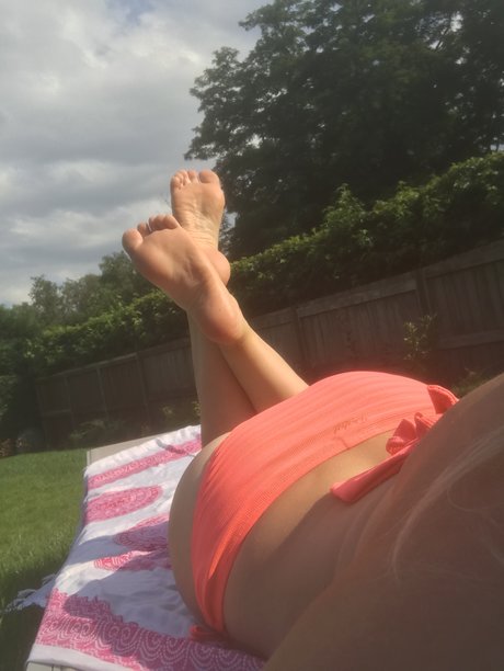 Pinkie feet_ onlyfans tits