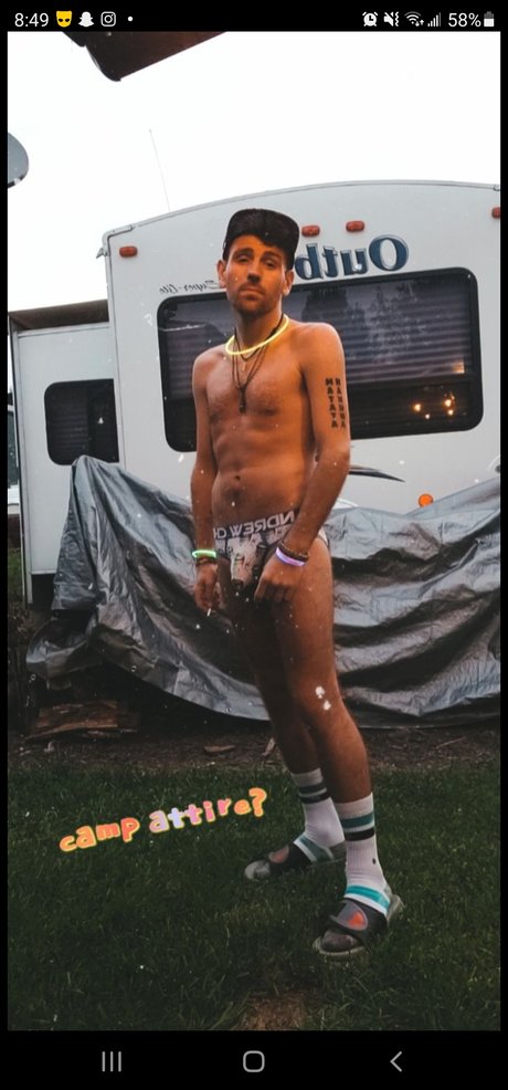 Tobey Lewis boobs onlyfans