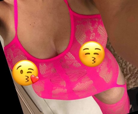 Serina onlyfans model