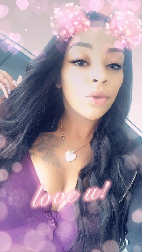 Lynn Cashmere onlyfans images