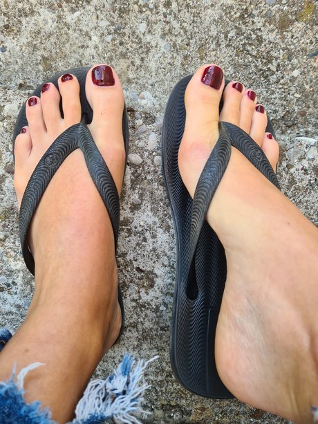 Mia___ onlyfans nude pics