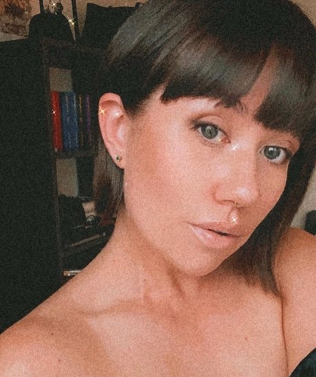 BouLingerie desnuda onlyfans