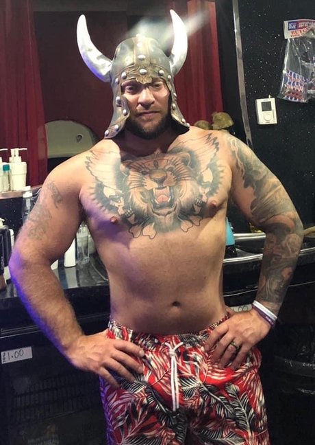 THE BEARDED CAVEMAN nudes onlyfans leaked