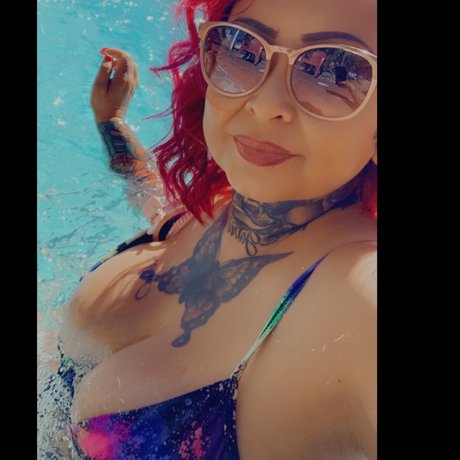 Stoner Babe onlyfans model images