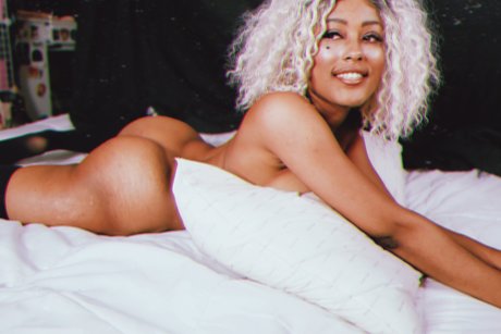 QueeniieBabe leaked nudes onlyfans