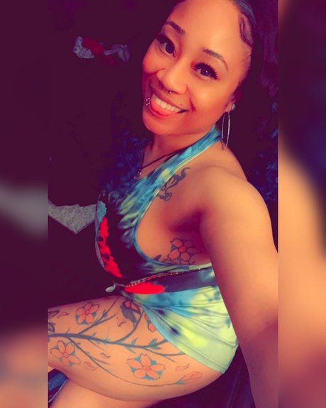 _MookieBee_ onlyfans leaked nude