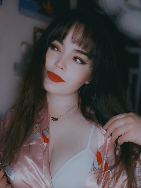 T Rose topless onlyfans