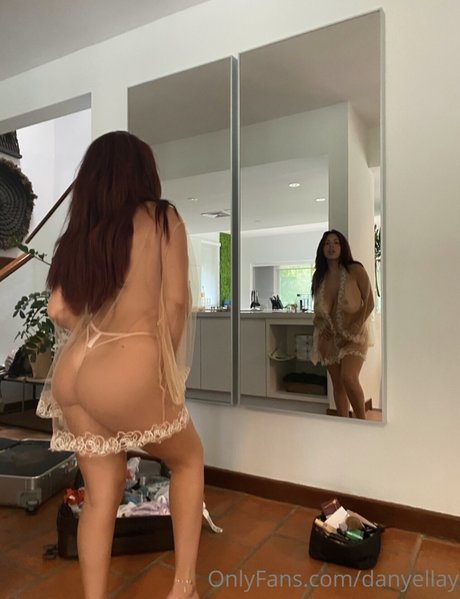 Danielley Ayalaa onlyfans strip tease