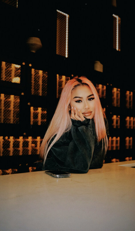 tinyyyk onlyfans nude content