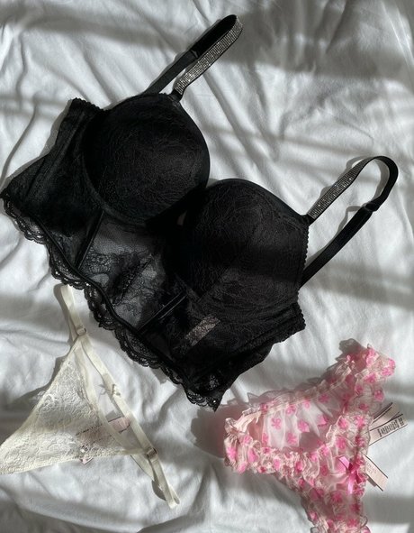 Riley Reign naked onlyfans