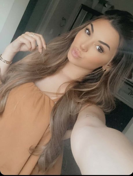 Steph pappas Profile pic