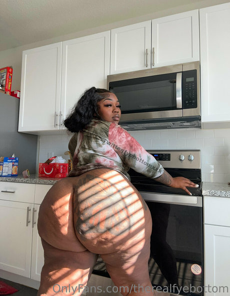 therealfyebottom nude onlyfans pics