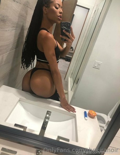 Kira Noir only fans pics