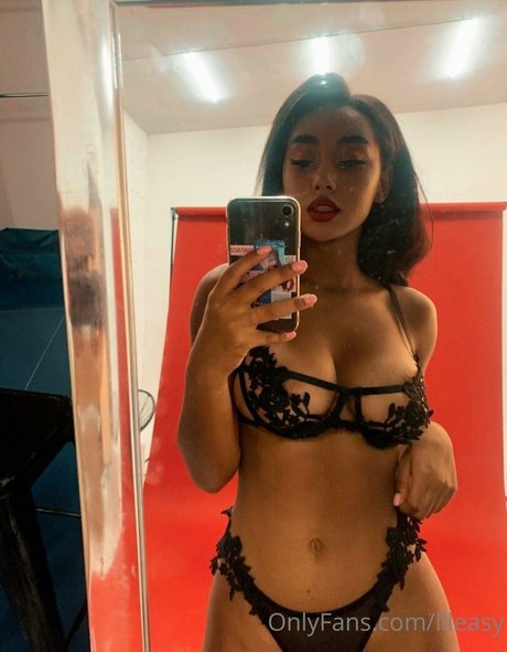 llleasy only fans nudes