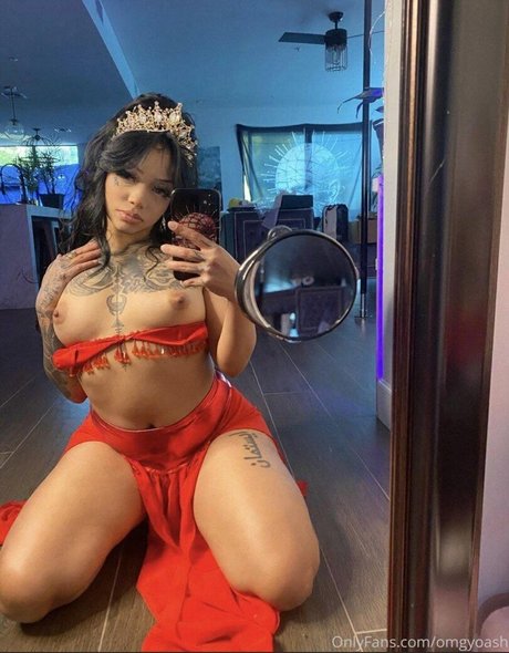 Omgyoash onlyfans strip tease