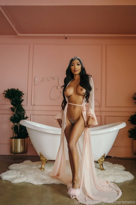 Jenna Charlette onlyfans leaks.