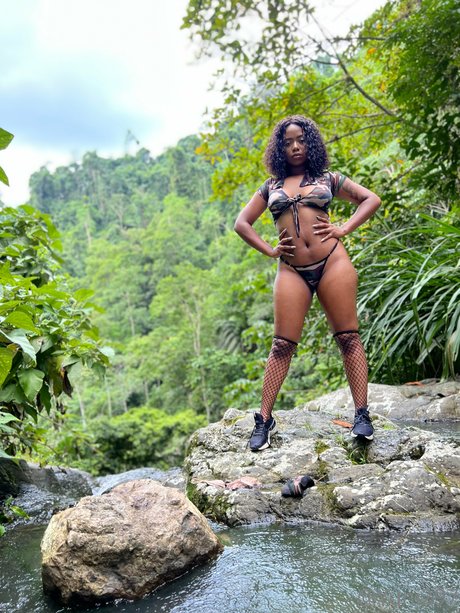 Yuni Nicolee onlyfans keak