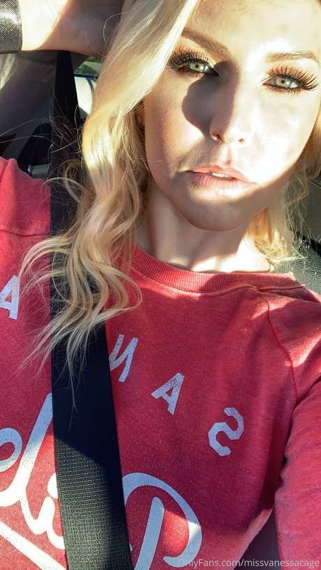 Vanessa Cage fans only