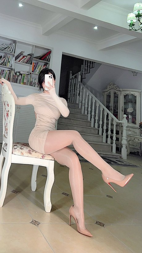 Zhang Heyu onlyfans boobs