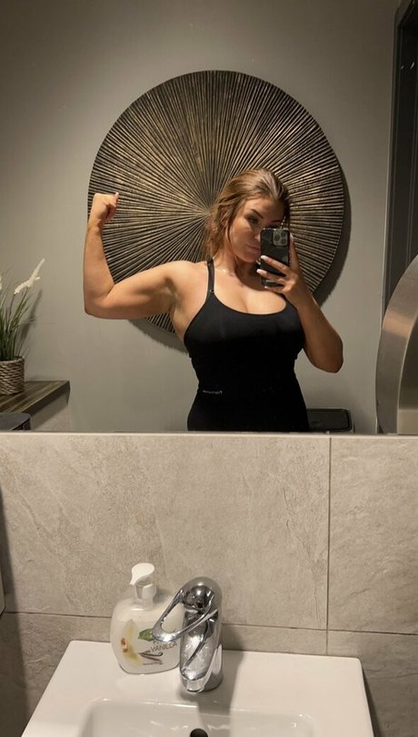 Scream Queen nudes onlyfans leaks