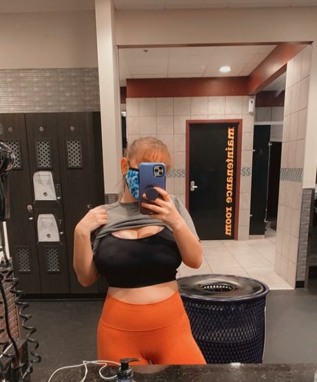 waitress onlyfans pornographic gallery