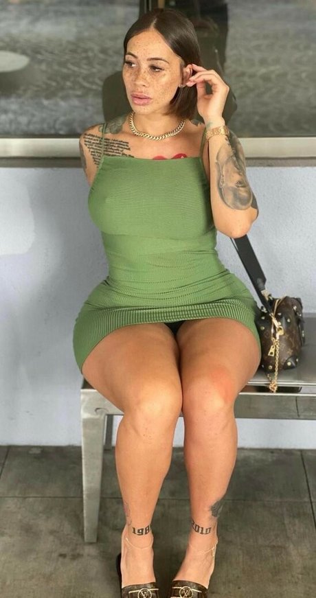 Me Gan_ nude onlyfans pics