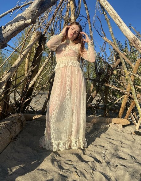 floraauclair only fans photos