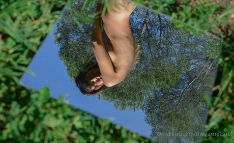 thegarnetsoul only fans nudes