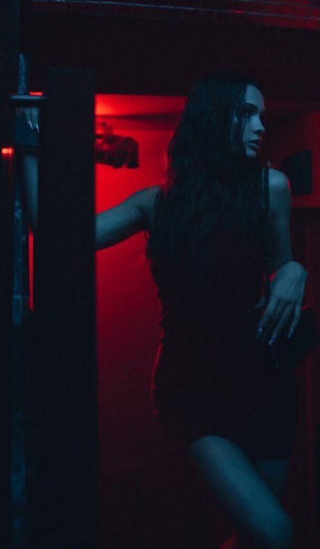 Valya Karnaval onlyfans model photos